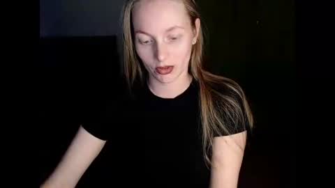 Snapshot of chanti_lovee chatting on 02/28/25, 09:01 We Vibe Device that vibrates at the sound of Tips and makes me wet. vibe lush edging daddy lovense online show from 02/28/25, 09:01