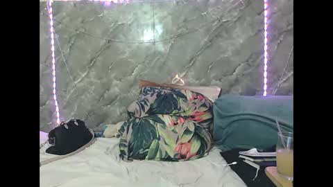 Zaria Vixen online show from 10/11/25, 12:43