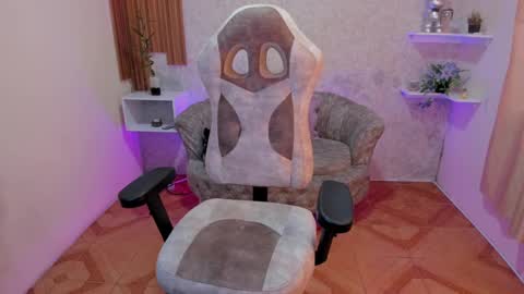 Snapshot of chaos_wild chatting on 03/05/25, 02:45 Violeta online show from 03/05/25, 02:45