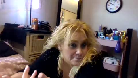 Ms. Behaving online show from 09/23/25, 03:59