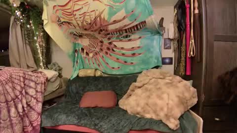 fish online show from 10/24/25, 02:41