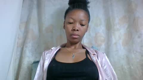 Snapshot of chariola0101 chatting on 02/04/25, 02:28 chariola0101 online show from 02/04/25, 02:28