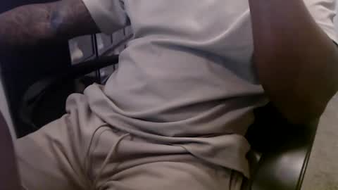 Snapshot of charliesierra310 chatting on 11/23/25, 06:41 CharlieSierra96 online show from 11/23/25, 06:41