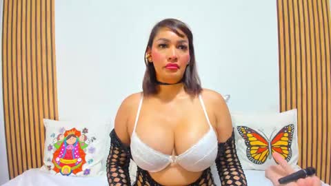 Snapshot of charlize_aniston2 chatting on 10/07/25, 01:47 Charlize online show from 10/07/25, 01:47