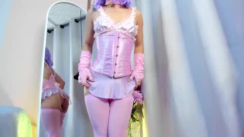 Snapshot of charloottee_1 chatting on 03/06/25, 05:46 Char 3 Lets go for the 100 Thumb-Up online show from 03/06/25, 05:46