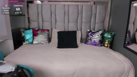 Snapshot of charlot_milf chatting on 10/16/25, 12:06 Charlot milf online show from 10/16/25, 12:06