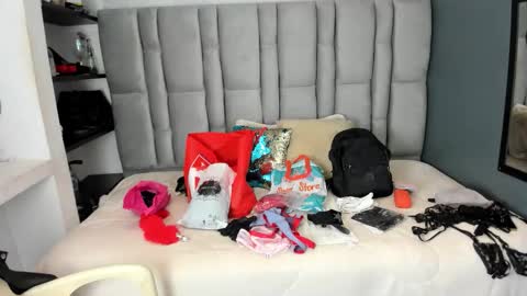 Snapshot of charlot_milf chatting on 11/15/25, 11:51 Charlot milf online show from 11/15/25, 11:51