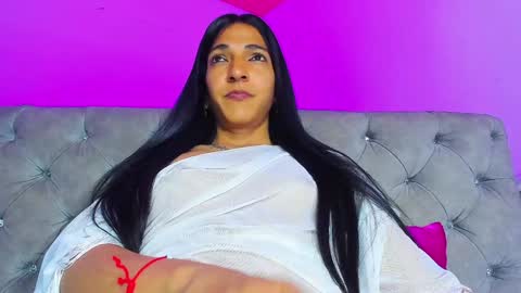 Snapshot of charlot_sanchez chatting on 12/25/24, 11:53 lot online show from 12/25/24, 11:53