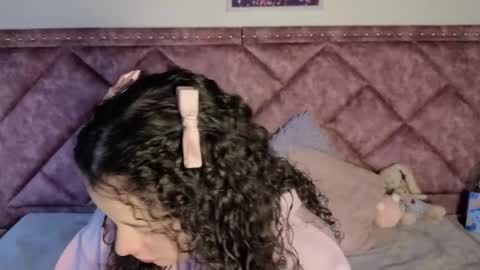 Snapshot of charlote__miller chatting on 09/10/25, 11:32 You honey online show from 09/10/25, 11:32