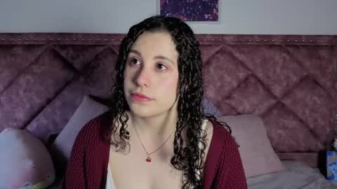 Snapshot of charlote__miller chatting on 09/16/25, 11:33 You honey online show from 09/16/25, 11:33