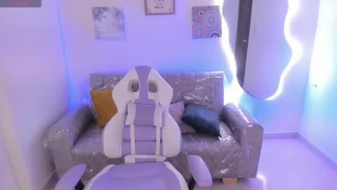    online show from 10/15/25, 07:03