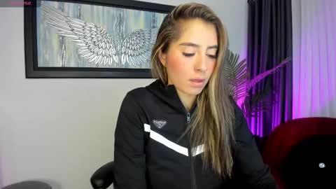 Snapshot of charlote_horny chatting on 10/06/25, 11:40 Charlote online show from 10/06/25, 11:40