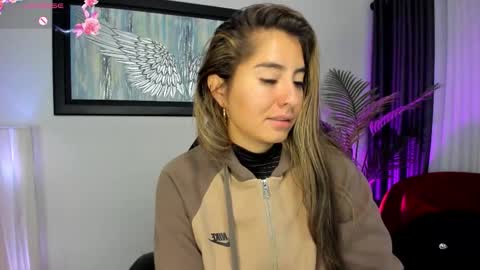 Snapshot of charlote_horny chatting on 10/14/25, 11:33 Charlote online show from 10/14/25, 11:33