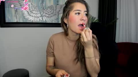 Snapshot of charlote_horny chatting on 10/17/25, 11:35 Charlote online show from 10/17/25, 11:35