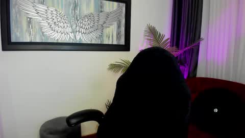 Snapshot of charlote_horny chatting on 10/29/25, 11:34 Charlote online show from 10/29/25, 11:34