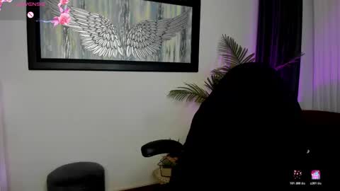 Snapshot of charlote_horny chatting on 10/31/25, 11:44 Charlote online show from 10/31/25, 11:44