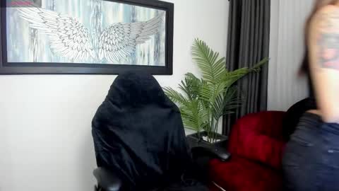 Snapshot of charlote_horny chatting on 11/09/25, 02:10 Charlote online show from 11/09/25, 02:10