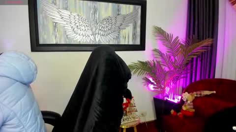 Snapshot of charlote_horny chatting on 11/18/25, 11:36 Charlote online show from 11/18/25, 11:36