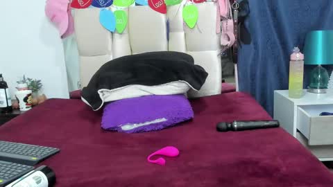 Charlott online show from 12/17/24, 12:12