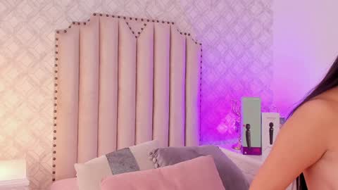 Snapshot of charlotte__08 chatting on 01/06/25, 06:52 Charlotte online show from 01/06/25, 06:52