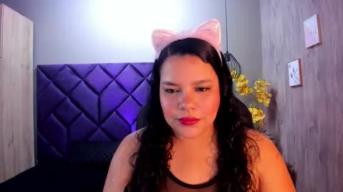Snapshot of charlotte_brown88 chatting on 10/18/25, 01:56 charlotte_brown88 online show from 10/18/25, 01:56