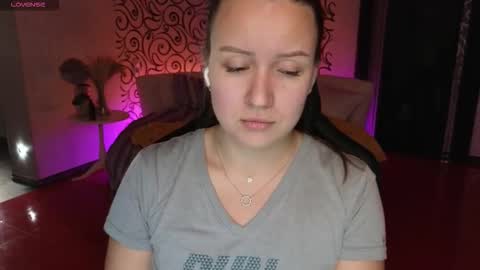 Snapshot of charlotte_ekman chatting on 10/13/25, 02:06 Charlotte online show from 10/13/25, 02:06