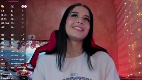 Snapshot of charlotte_greys chatting on 02/18/25, 01:32 Charlotte online show from 02/18/25, 01:32