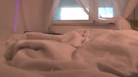 Snapshot of charlotte_kelly chatting on 09/12/25, 04:51 Charlotte online show from 09/12/25, 04:51