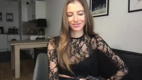 Charlotte Roche online show from 02/11/25, 12:27