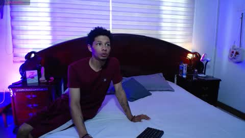 Charlotte   online show from 11/30/25, 04:22