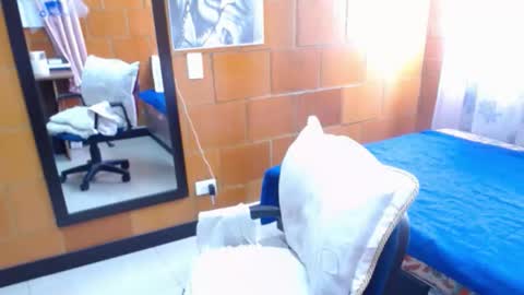 Snapshot of charlotte_temple chatting on 09/19/25, 03:13 Charlotte online show from 09/19/25, 03:13