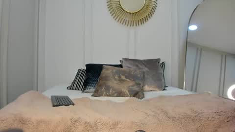 charlottebrownn_ online show from 09/20/25, 12:44