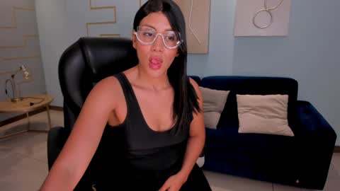 Snapshot of charlottecox_ chatting on 12/21/24, 05:40 Charlotte online show from 12/21/24, 05:40