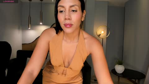 Snapshot of charlottecox_ chatting on 12/24/24, 11:17 Charlotte online show from 12/24/24, 11:17