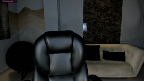 Snapshot of charlottecox_ chatting on 01/03/25, 11:14 Charlotte online show from 01/03/25, 11:14