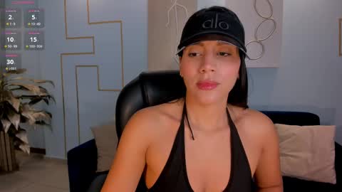 Snapshot of charlottecox_ chatting on 02/10/25, 11:36 Charlotte online show from 02/10/25, 11:36