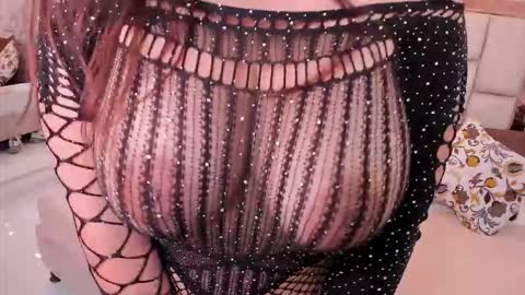 Snapshot of charlottee_foxx1 chatting on 10/21/25, 05:35 charlottee_foxx1 online show from 10/21/25, 05:35