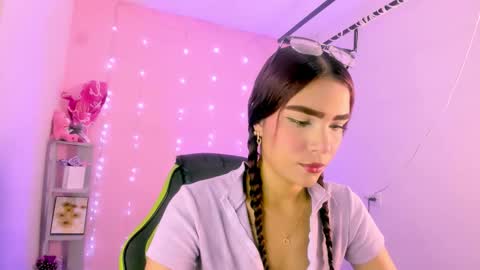 charlotteee online show from 11/04/25, 01:48