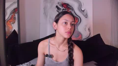 charlottegray_1 online show from 11/14/25, 07:56