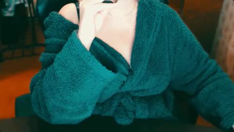 Snapshot of charlottextasty chatting on 02/27/25, 04:32 CharlotteXTasty online show from 02/27/25, 04:32