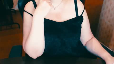Snapshot of charlottextasty chatting on 09/22/25, 10:39 CharlotteXTasty online show from 09/22/25, 10:39