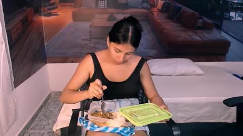 charlyandlaura online show from 11/19/25, 07:03