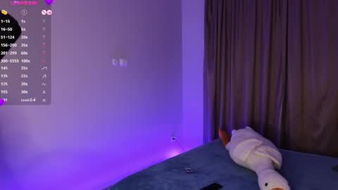 Snapshot of charming__kitty chatting on 12/26/24, 07:27 Kira online show from 12/26/24, 07:27