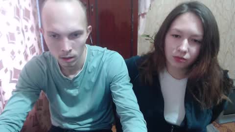Snapshot of charming_ass chatting on 12/17/24, 09:28 Maria and Maik online show from 12/17/24, 09:28