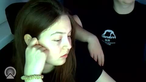 Snapshot of charming_creatures chatting on 11/25/25, 08:31 charming_creatures online show from 11/25/25, 08:31