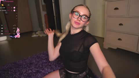 Snapshot of charming_daisy chatting on 02/04/25, 08:02 my fansly Charming daisy My Wishlist for new toys online show from 02/04/25, 08:02