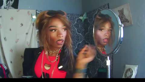 Snapshot of charr1barr chatting on 03/02/25, 07:45 Miss Chocolate online show from 03/02/25, 07:45