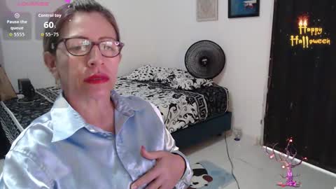 CHAYLA VICTORIA RUIZ  online show from 10/22/25, 12:05