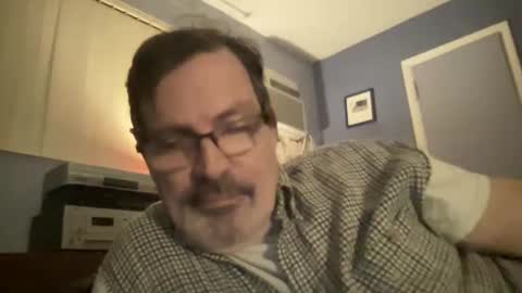 Snapshot of cheddarman chatting on 01/04/25, 03:28 eddie online show from 01/04/25, 03:28