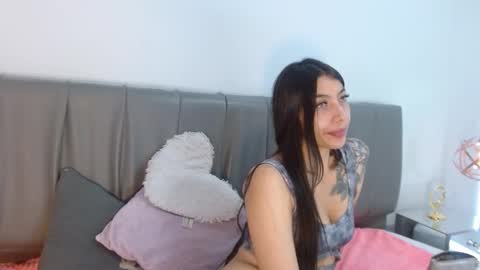 Snapshot of cheerlynn chatting on 12/29/24, 06:27 Cherlyn online show from 12/29/24, 06:27